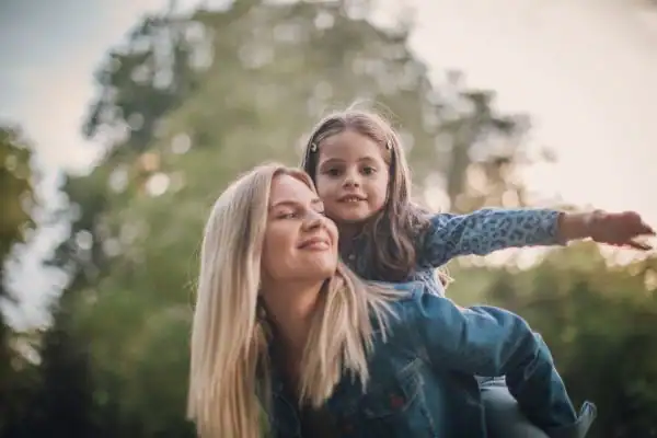 happy mum and daughter following mediation to resolve parental alienation Hastings